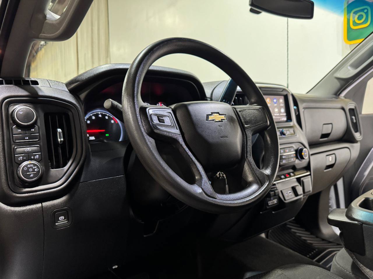 Used 2021 Chevrolet Silverado 2500 Custom w/ Custom Value Package AWD/4WD image 10