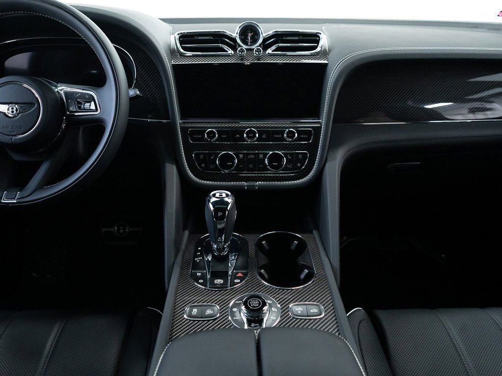 Used 2025 Bentley Bentayga Extended Wheelbase image 32