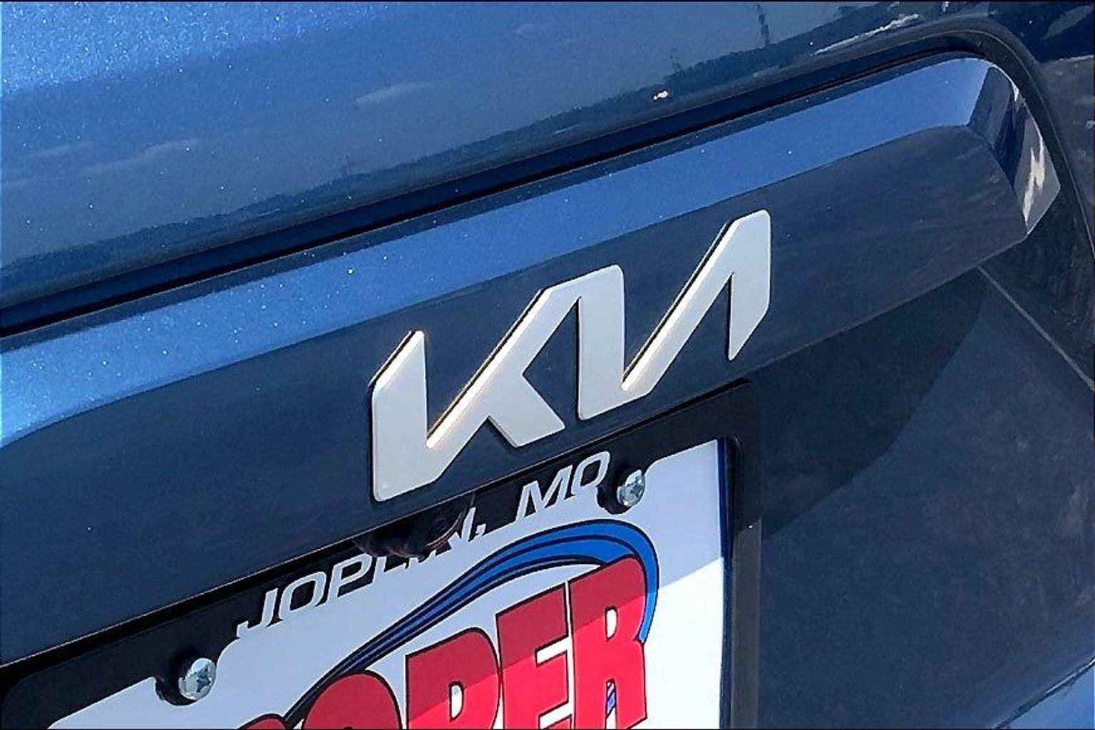 Used 2023 Kia Niro SX Touring FWD image 30