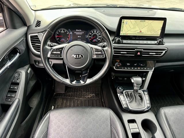 Used 2021 Kia Seltos SX w/ SX Sunroof Package image 16