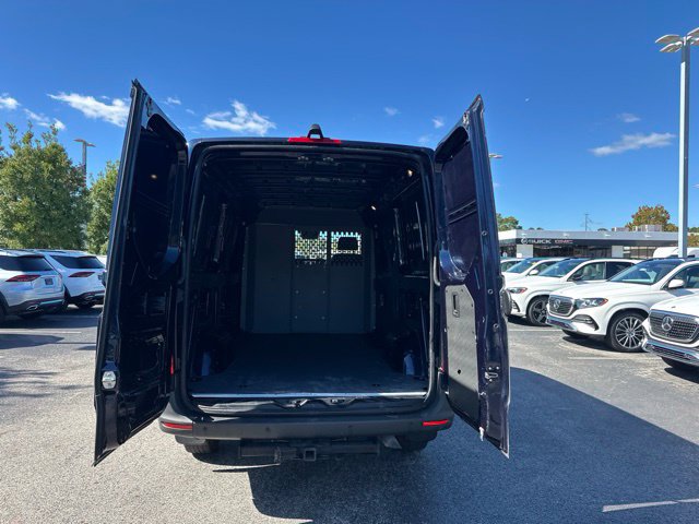 Used 2023 Mercedes-Benz Sprinter 2500 image 21