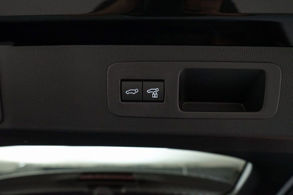 Used 2026 Lexus LX 600 4WD w/ Appearance Package image 37