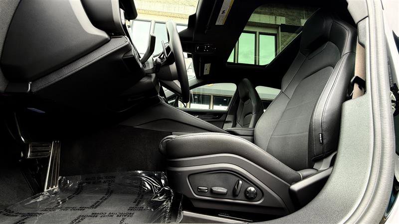 Used 2025 Porsche Panamera 4 w/ Premium Package image 12