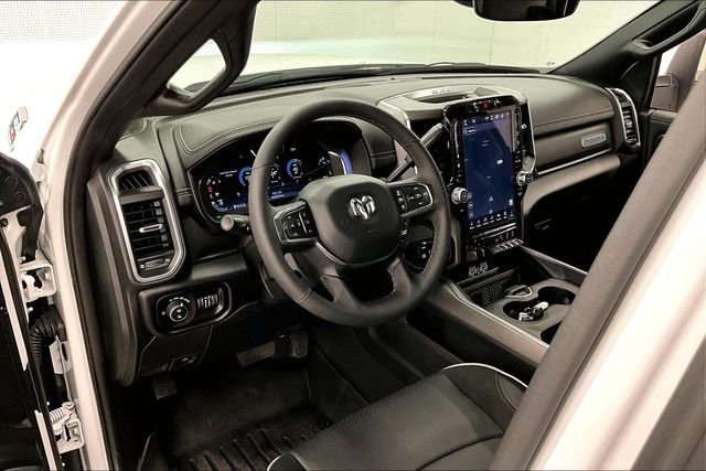 Used 2026 RAM 2500 Laramie AWD/4WD image 16
