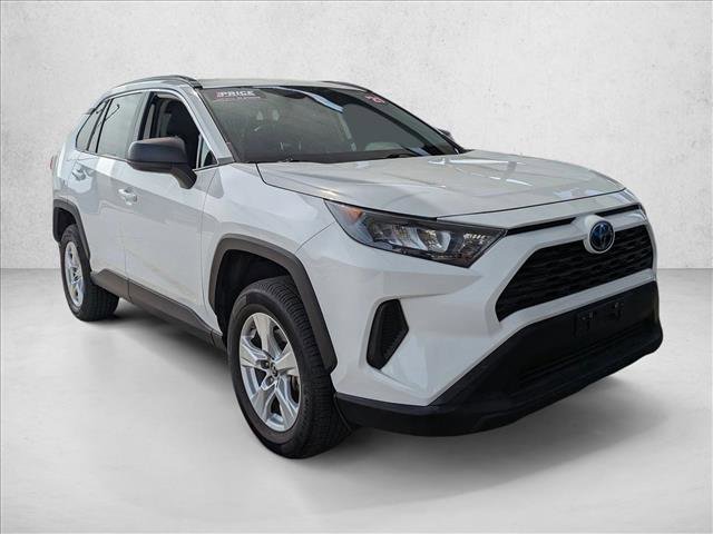 Used 2021 Toyota RAV4 LE image 3