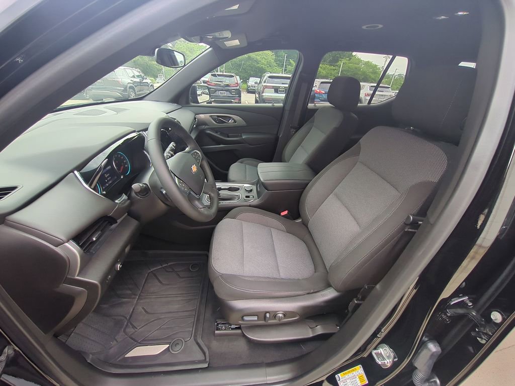 Used 2024 Chevrolet Traverse LT FWD image 16