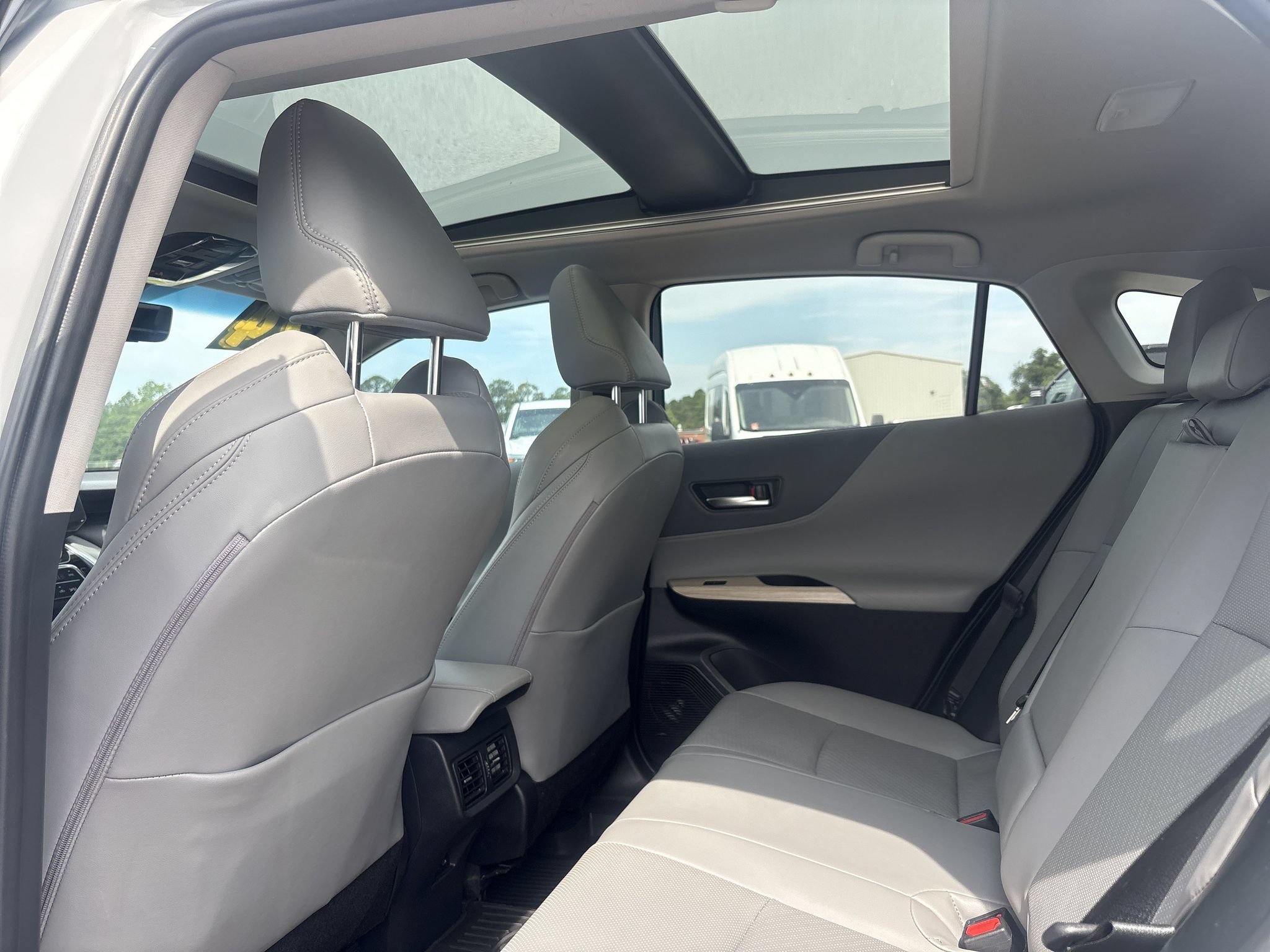 Used 2024 Toyota Venza Limited AWD/4WD image 18