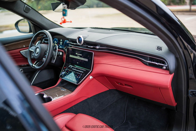 Used 2023 Maserati Grecale Modena image 46