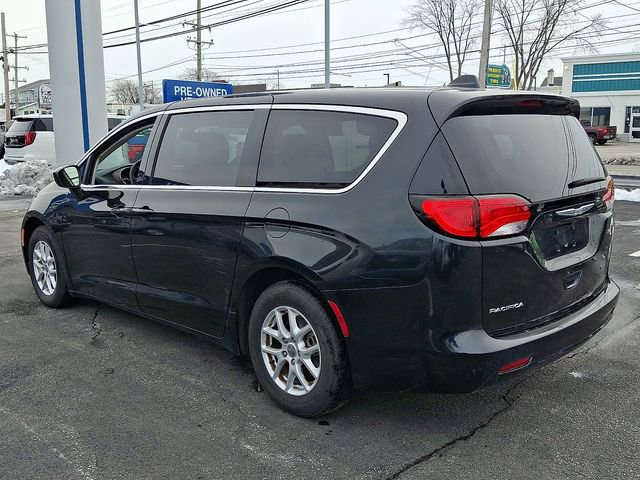 Used 2017 Chrysler Pacifica LX image 4