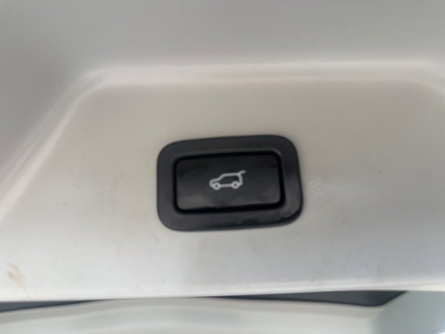 Used 2019 Land Rover Range Rover HSE image 17