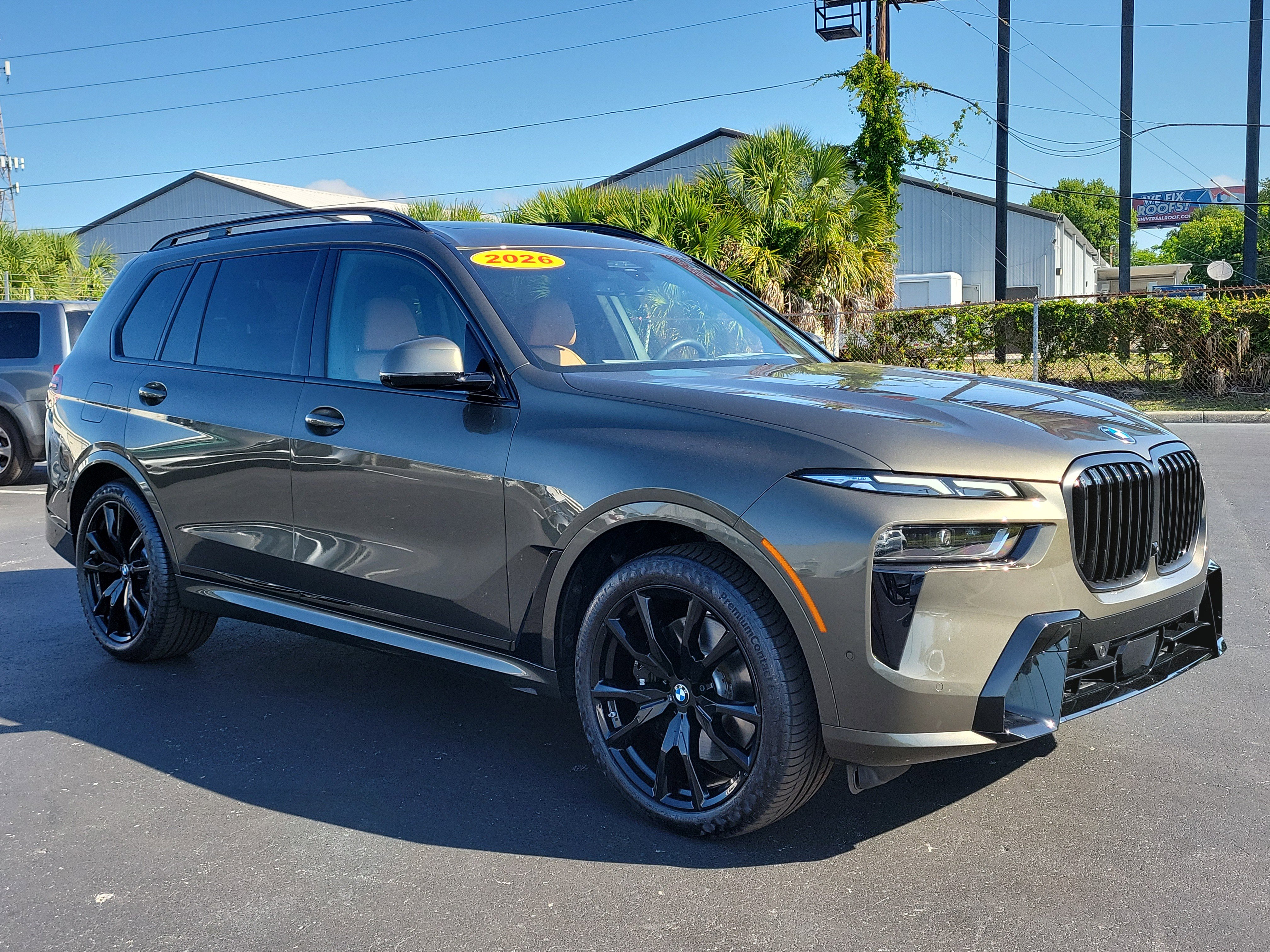 Used 2026 BMW X7 xDrive40i w/ M Sport Package AWD/4WD image 2