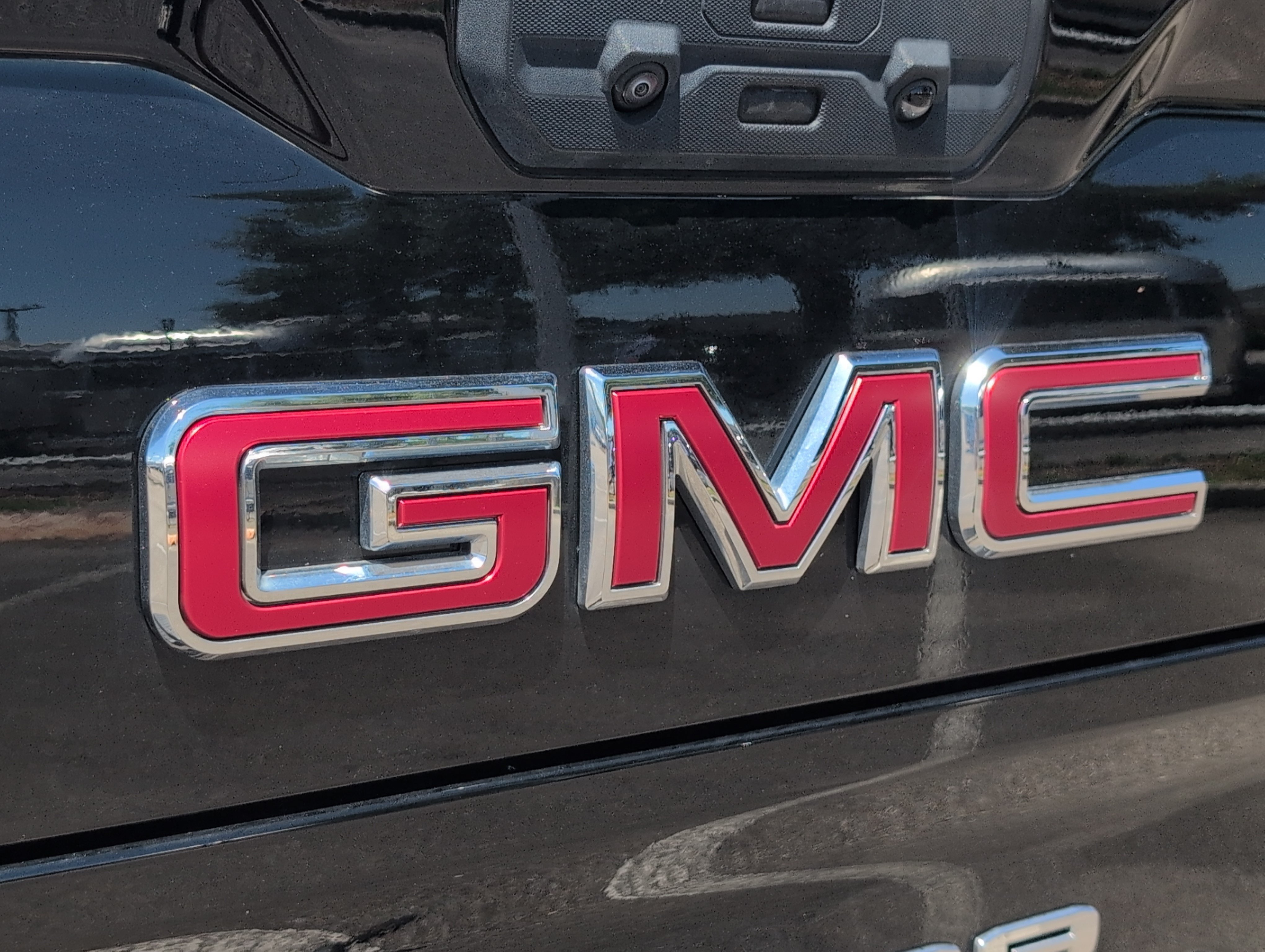 Used 2024 GMC Sierra 1500 SLT w/ SLT Premium Package RWD image 6