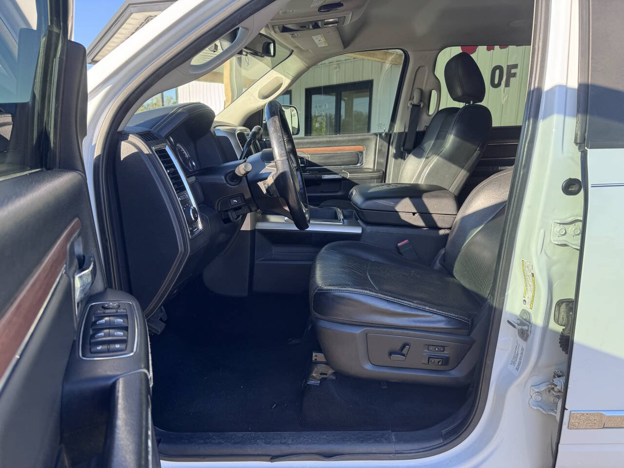 Used 2014 RAM 2500 Laramie w/ Convenience Group AWD/4WD image 15