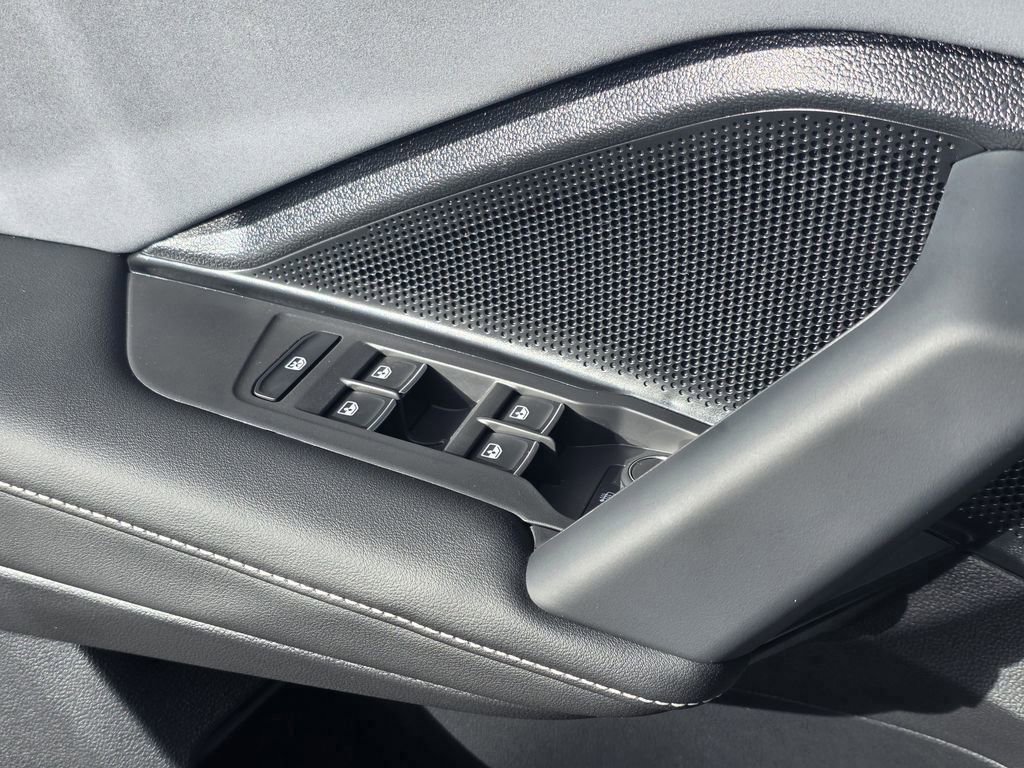 New 2026 Volkswagen Tiguan SE R-Line image 5