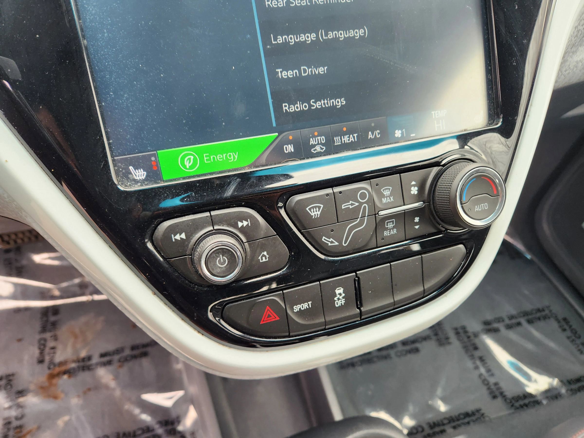 Used 2019 Chevrolet Bolt Premier w/ Infotainment Package image 26