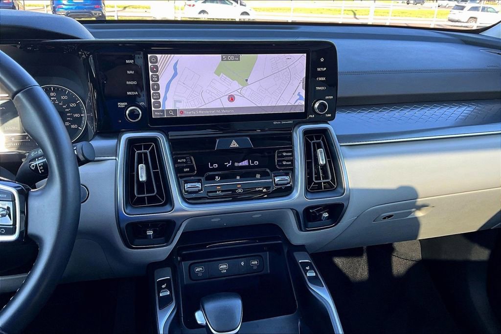 Used 2023 Kia Sorento S w/ Panoramic Sunroof Package FWD image 16