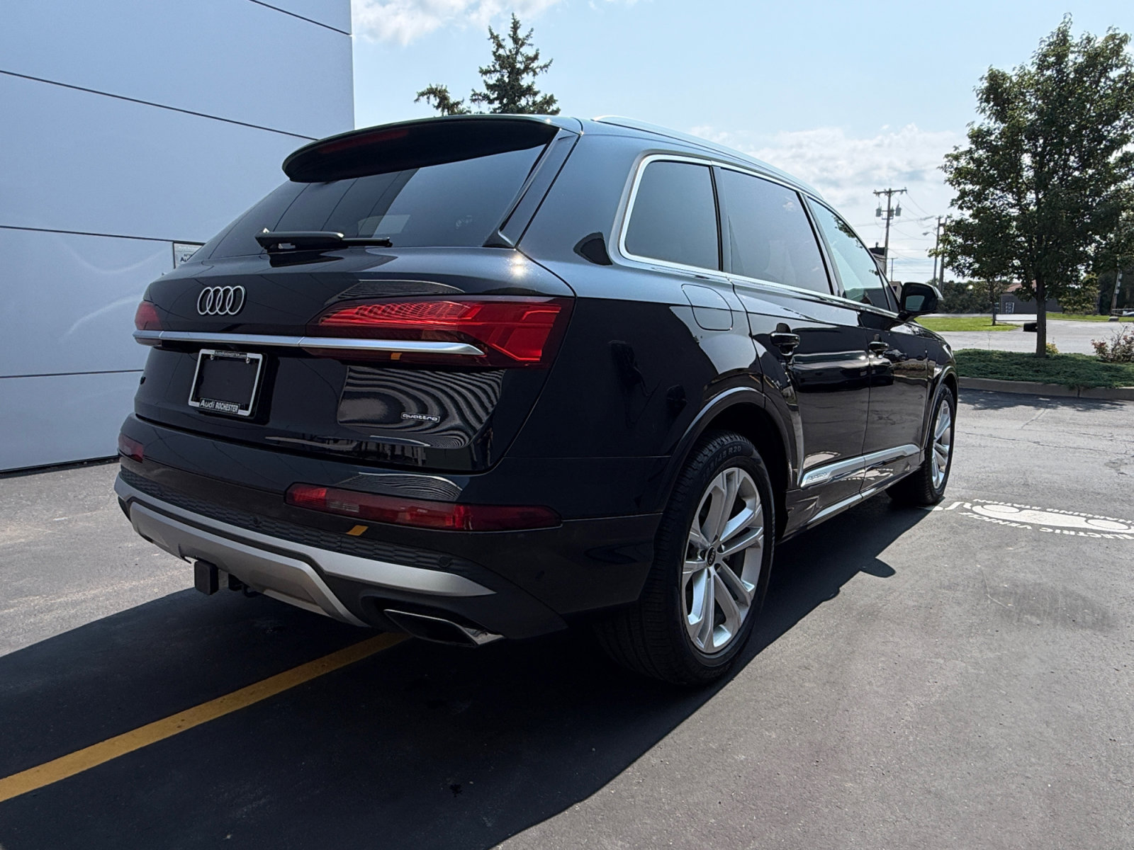 Used 2025 Audi Q7 3.0T Prestige AWD/4WD image 10