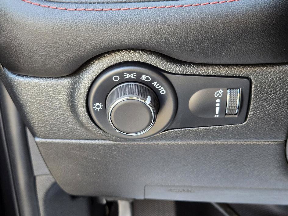 Used 2025 Dodge Durango GT w/ Blacktop Package image 27