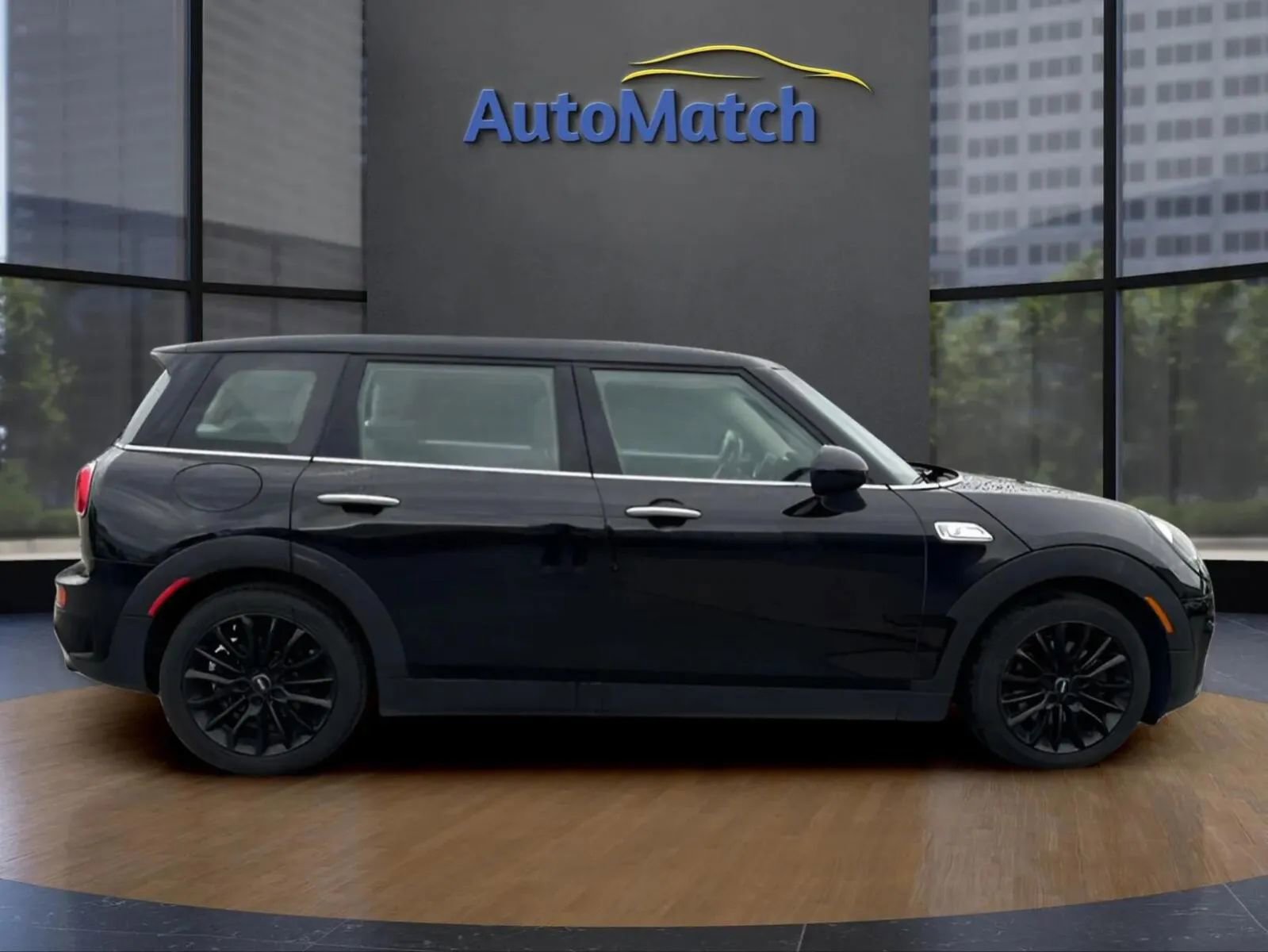 Used 2018 MINI Cooper Clubman S image 12