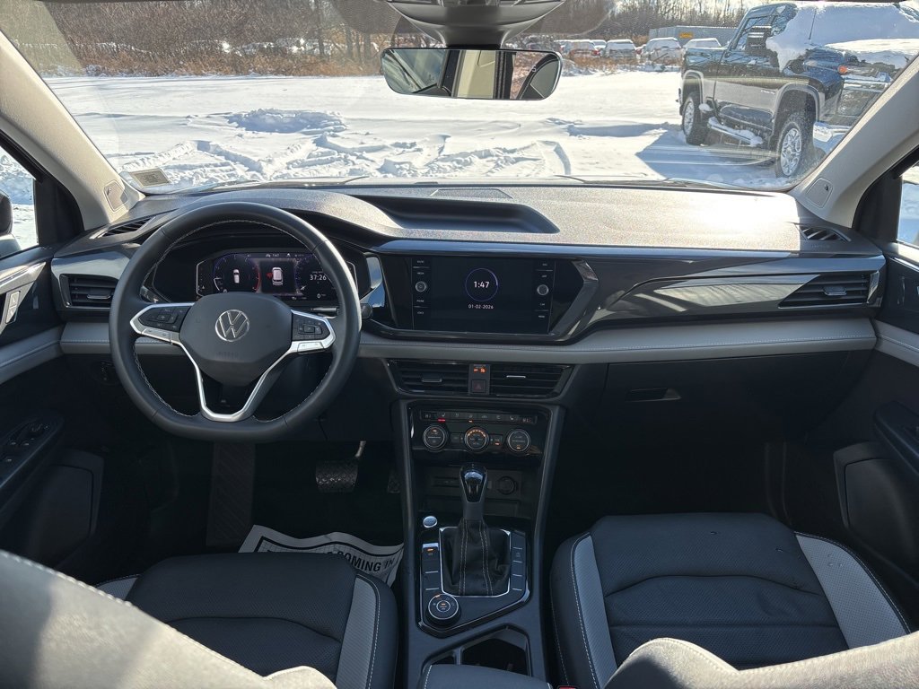 Used 2024 Volkswagen Taos SEL image 11