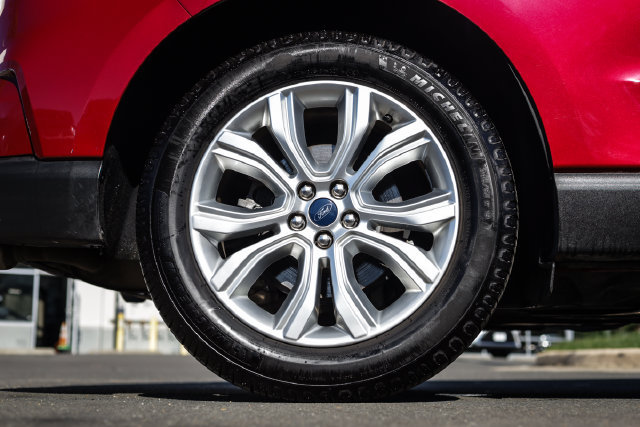 Used 2020 Ford Edge Titanium AWD/4WD image 15