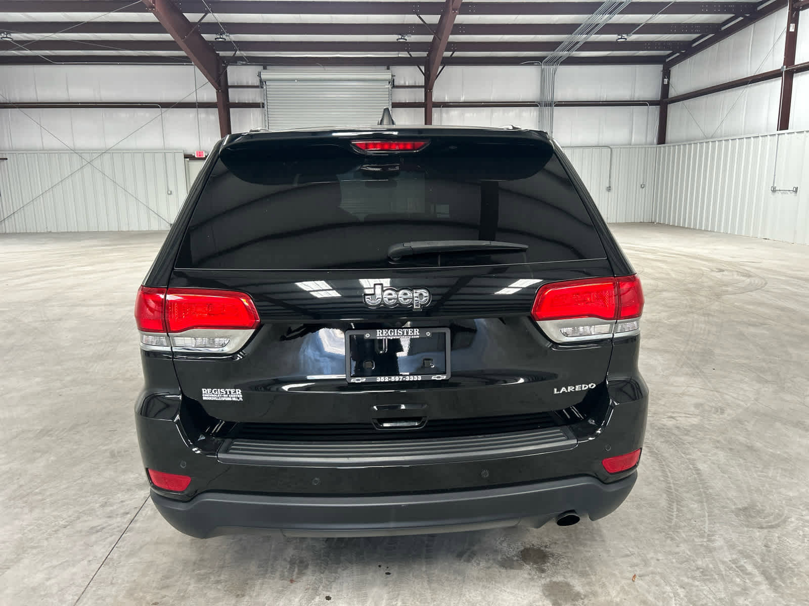 Used 2019 Jeep Grand Cherokee Laredo RWD image 4