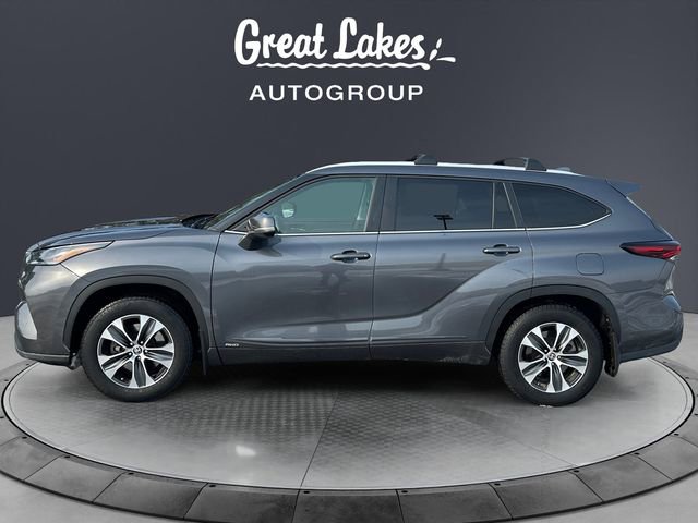 Certified 2024 Toyota Highlander XLE image 2