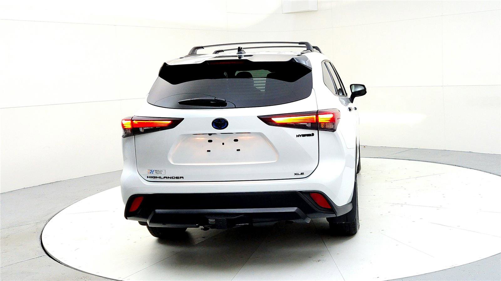 Certified 2024 Toyota Highlander XLE image 5