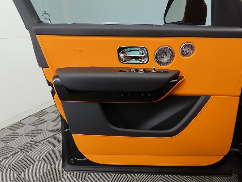 Certified 2023 Rolls-Royce Cullinan w/ Cullinan Package image 24