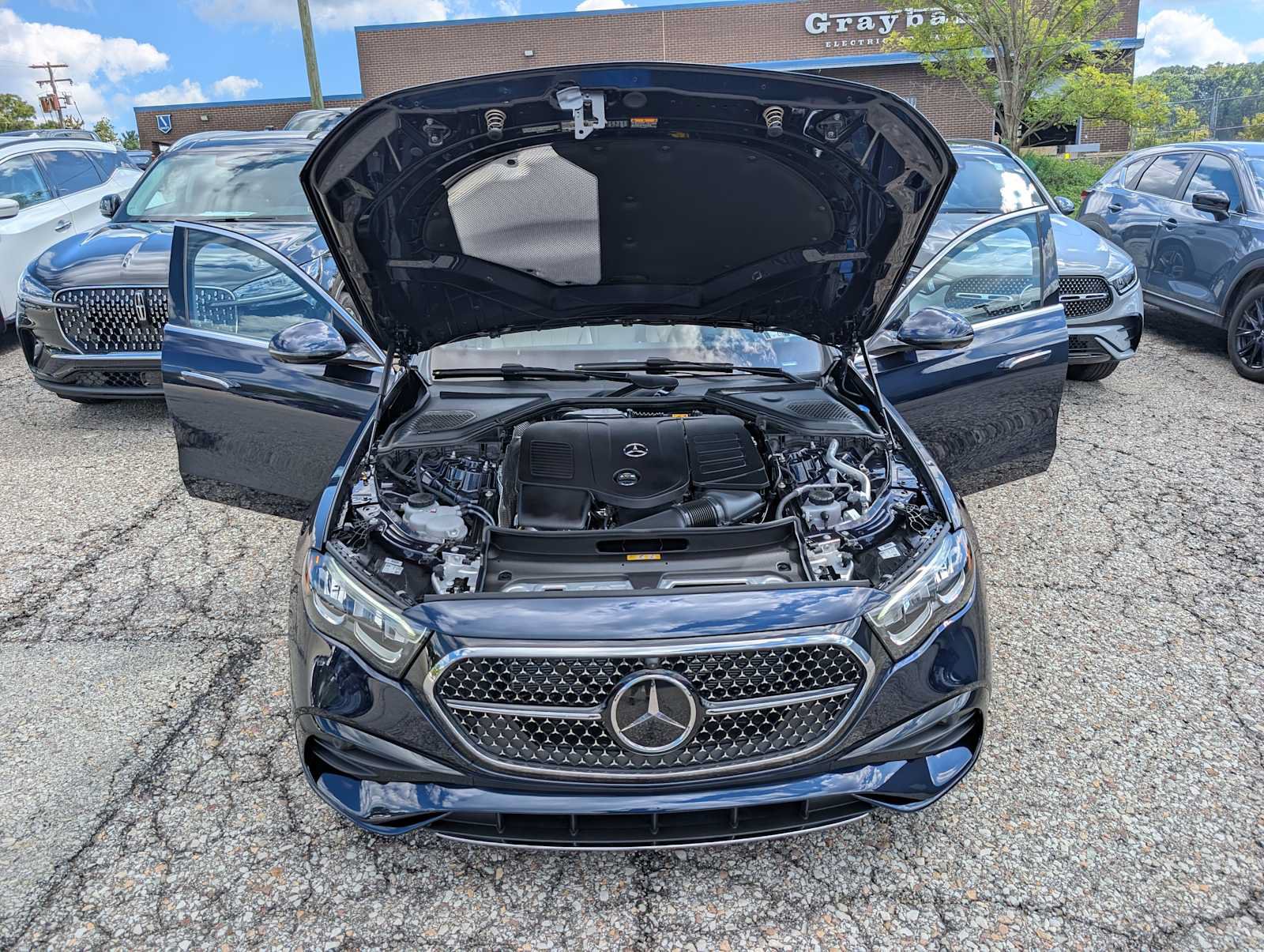 New 2027 Mercedes-Benz E 350 4MATIC Sedan image 10