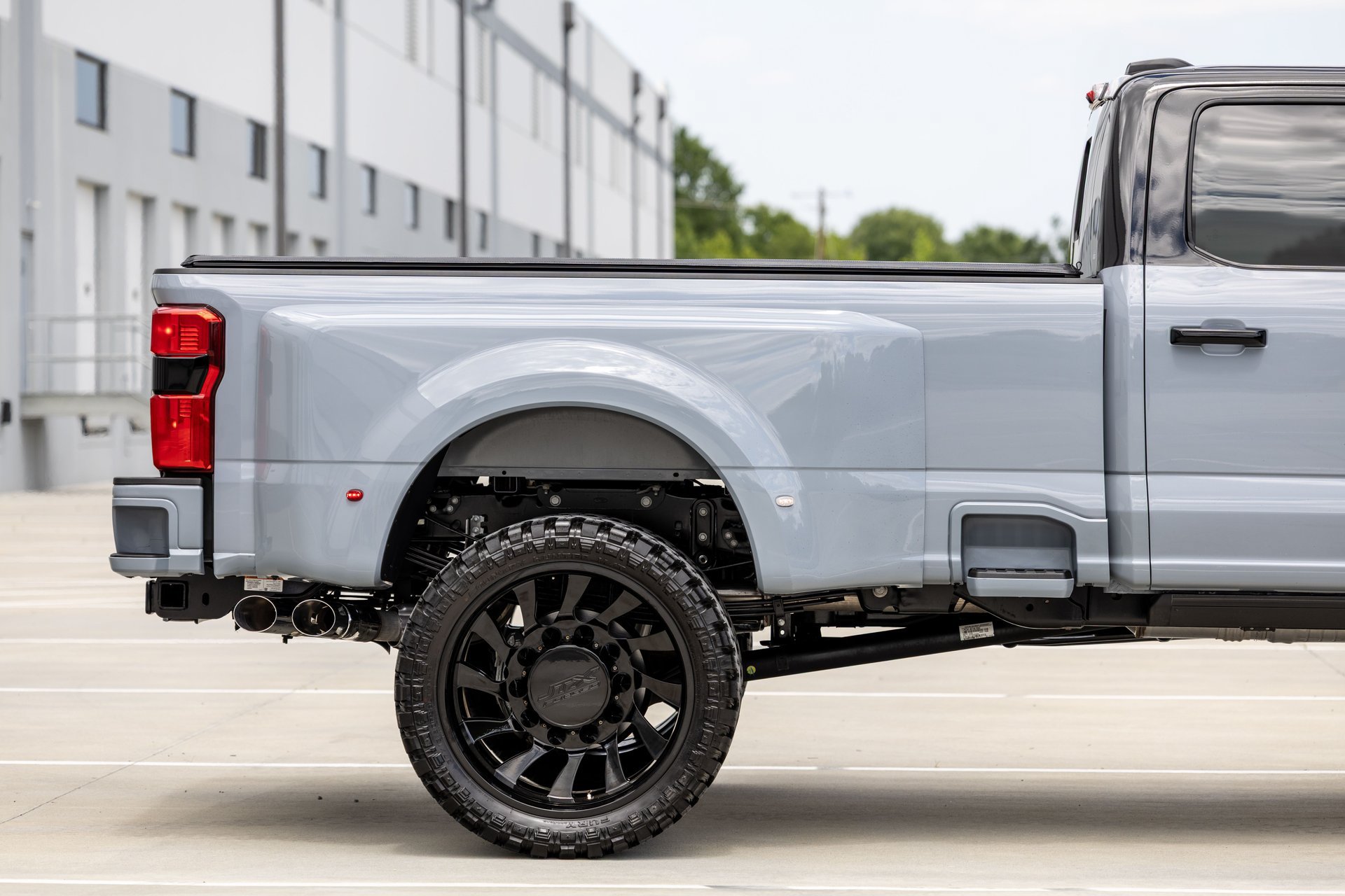 Used 2025 Ford F450 King Ranch w/ Chrome Package AWD/4WD image 17