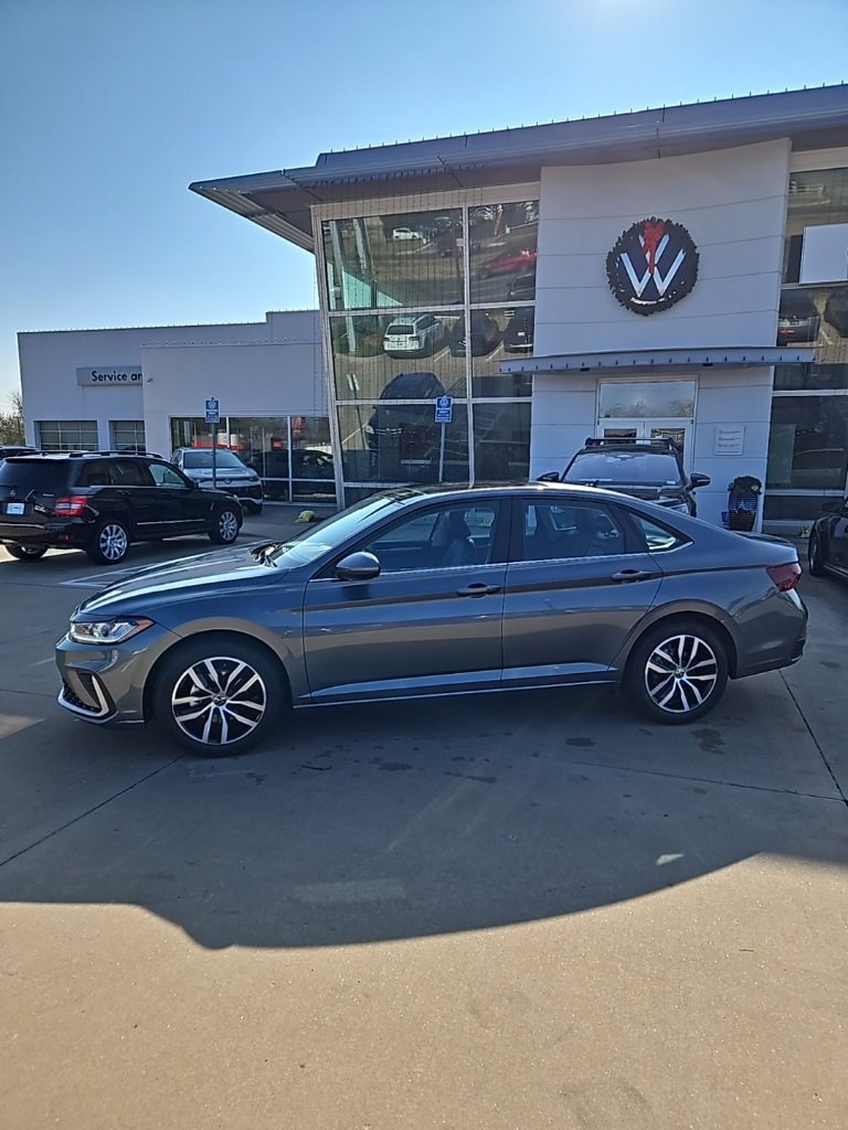 New 2026 Volkswagen Jetta SE image 8