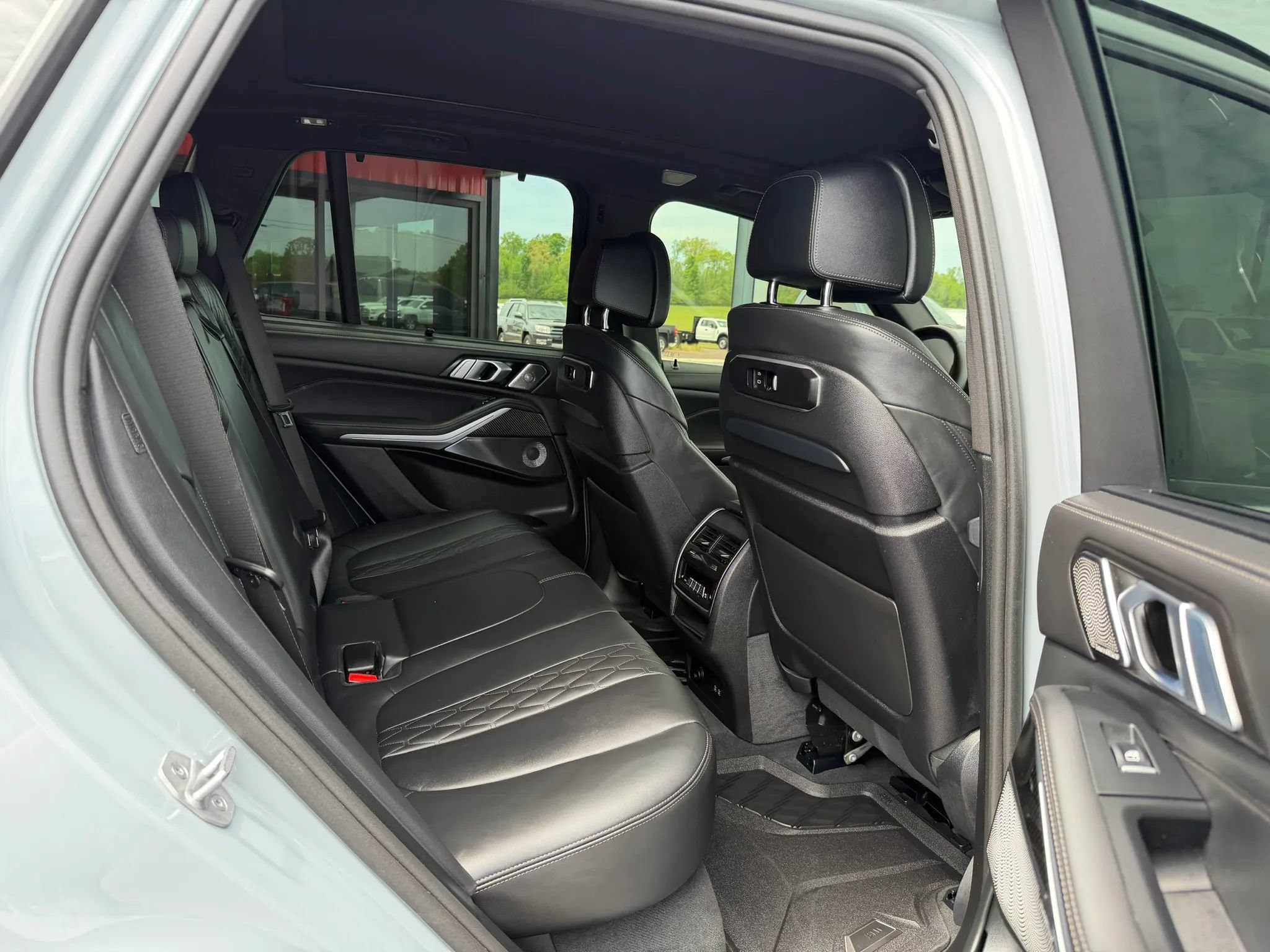Used 2025 BMW X5 M60i AWD/4WD image 16