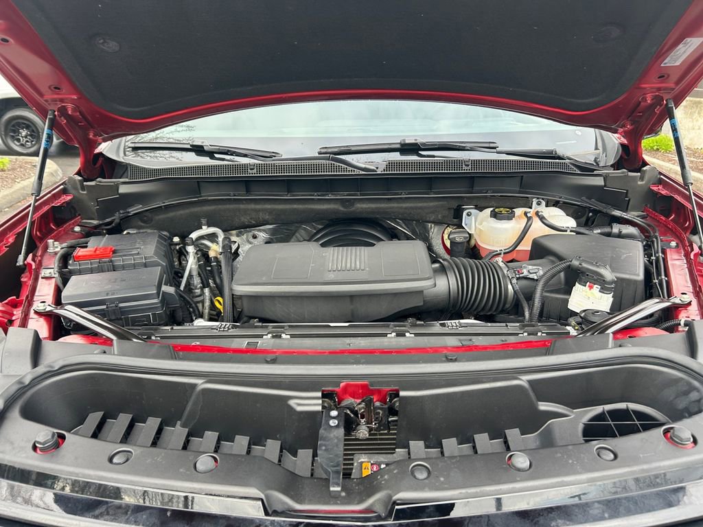 Used 2025 Chevrolet Suburban RST w/ Comfort Package AWD/4WD image 29