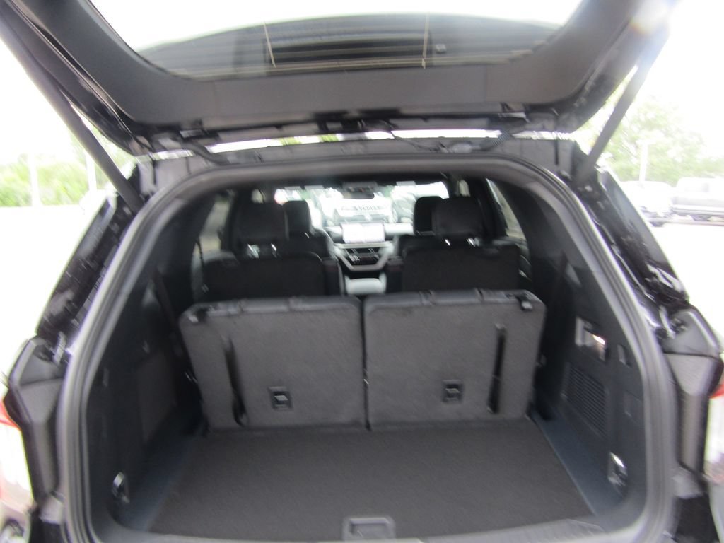 New 2027 Ford Explorer ST-Line AWD/4WD image 13