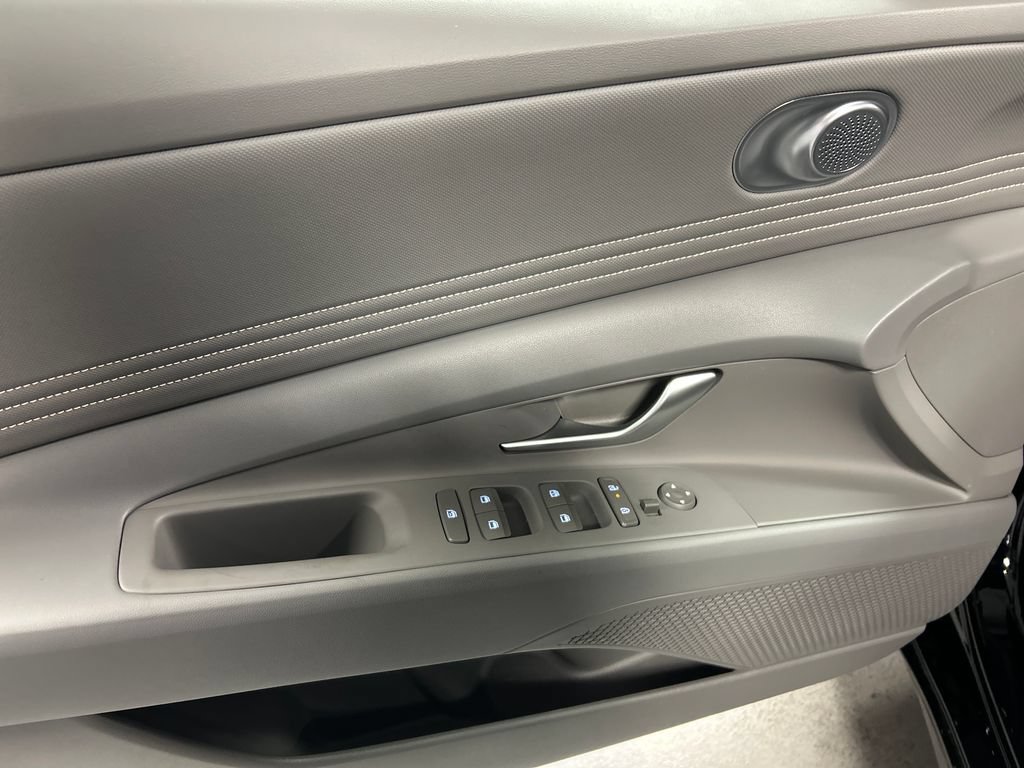 New 2026 Hyundai Elantra SEL FWD image 12