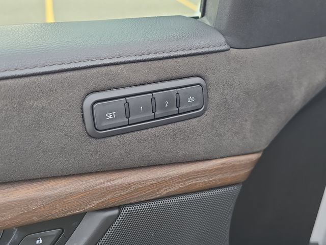 Used 2019 Cadillac Escalade Premium Luxury AWD/4WD image 7