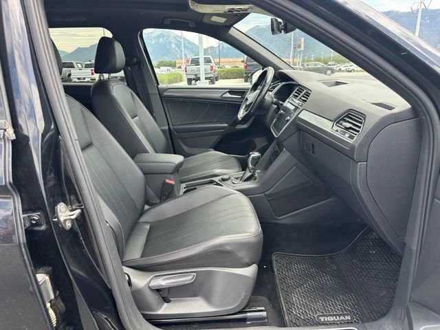 Used 2023 Volkswagen Tiguan SE R-Line AWD/4WD image 32