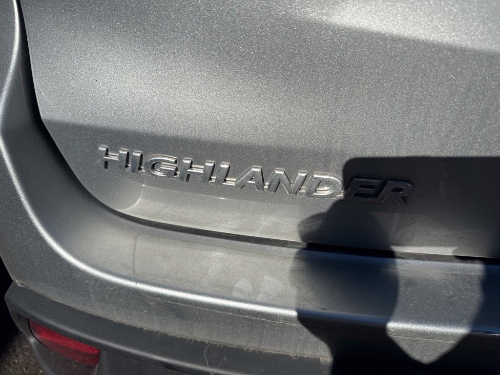 Used 2018 Toyota Highlander XLE AWD/4WD image 11