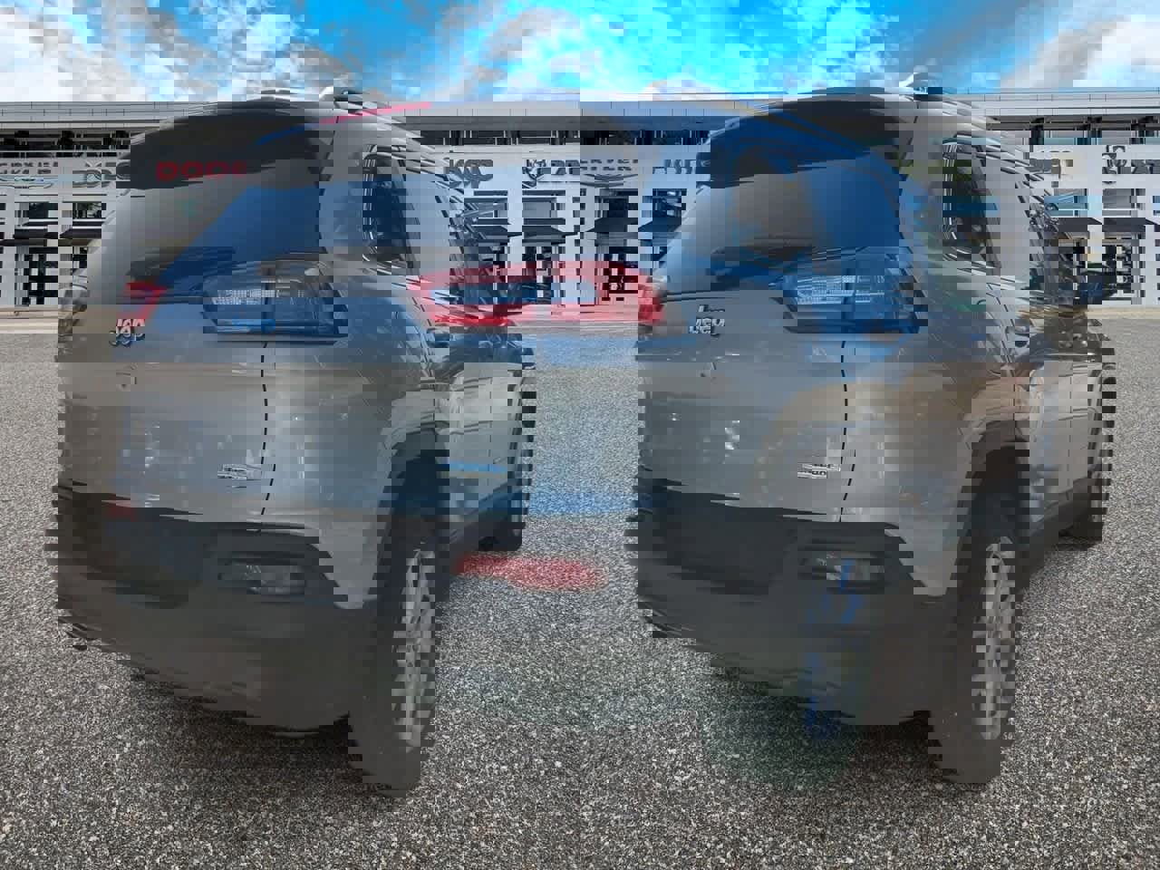 Used 2017 Jeep Cherokee Latitude image 8