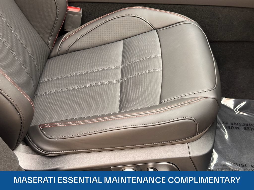 Used 2024 Maserati Levante GT Ultima AWD/4WD image 31