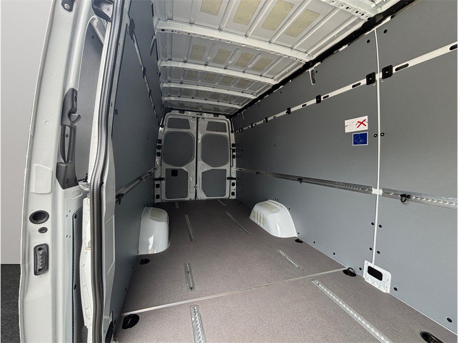Used 2025 Mercedes-Benz Sprinter 3500 170 Extended Cargo image 32