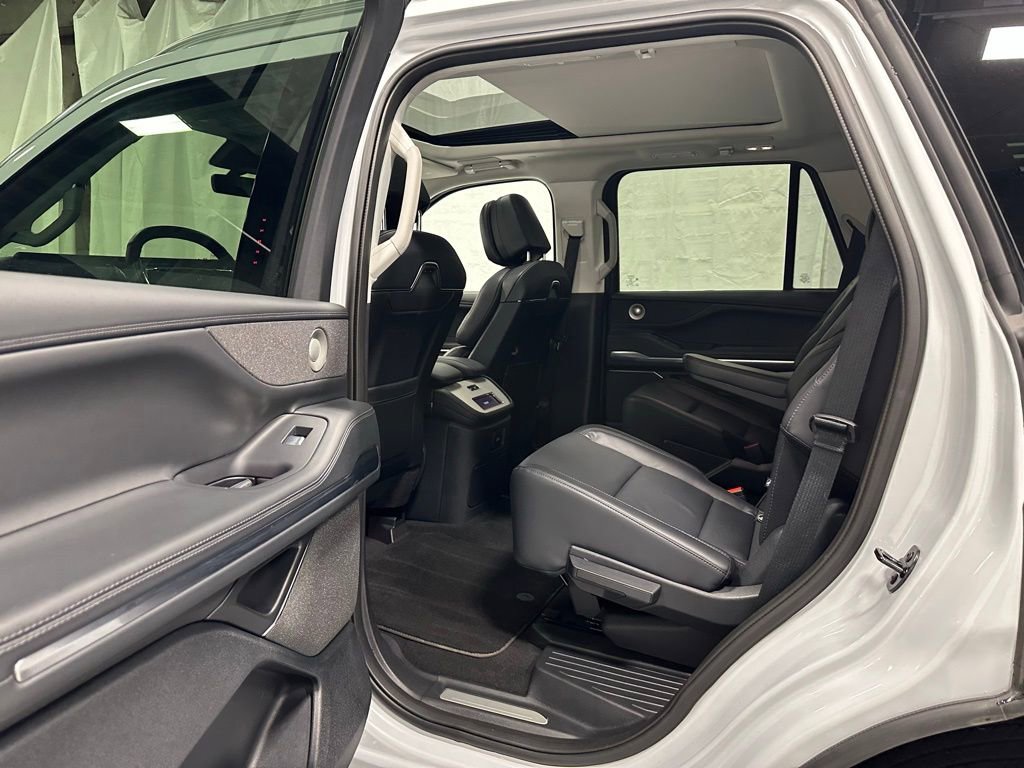 Used 2025 Lincoln Navigator Reserve image 43