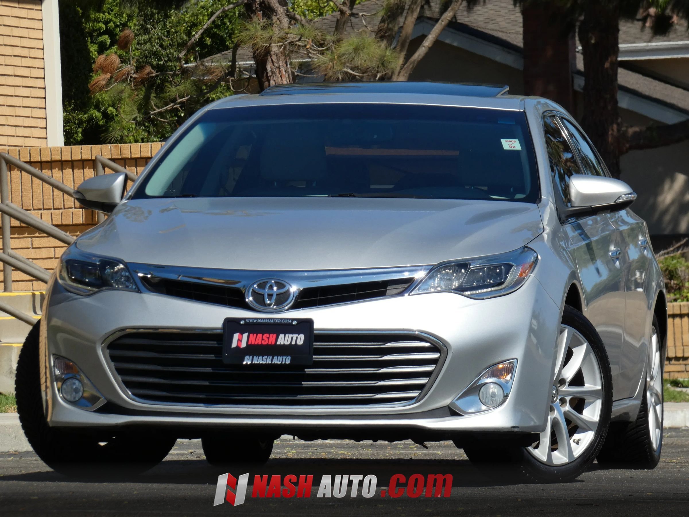 Used 2014 Toyota Avalon Limited FWD image 4