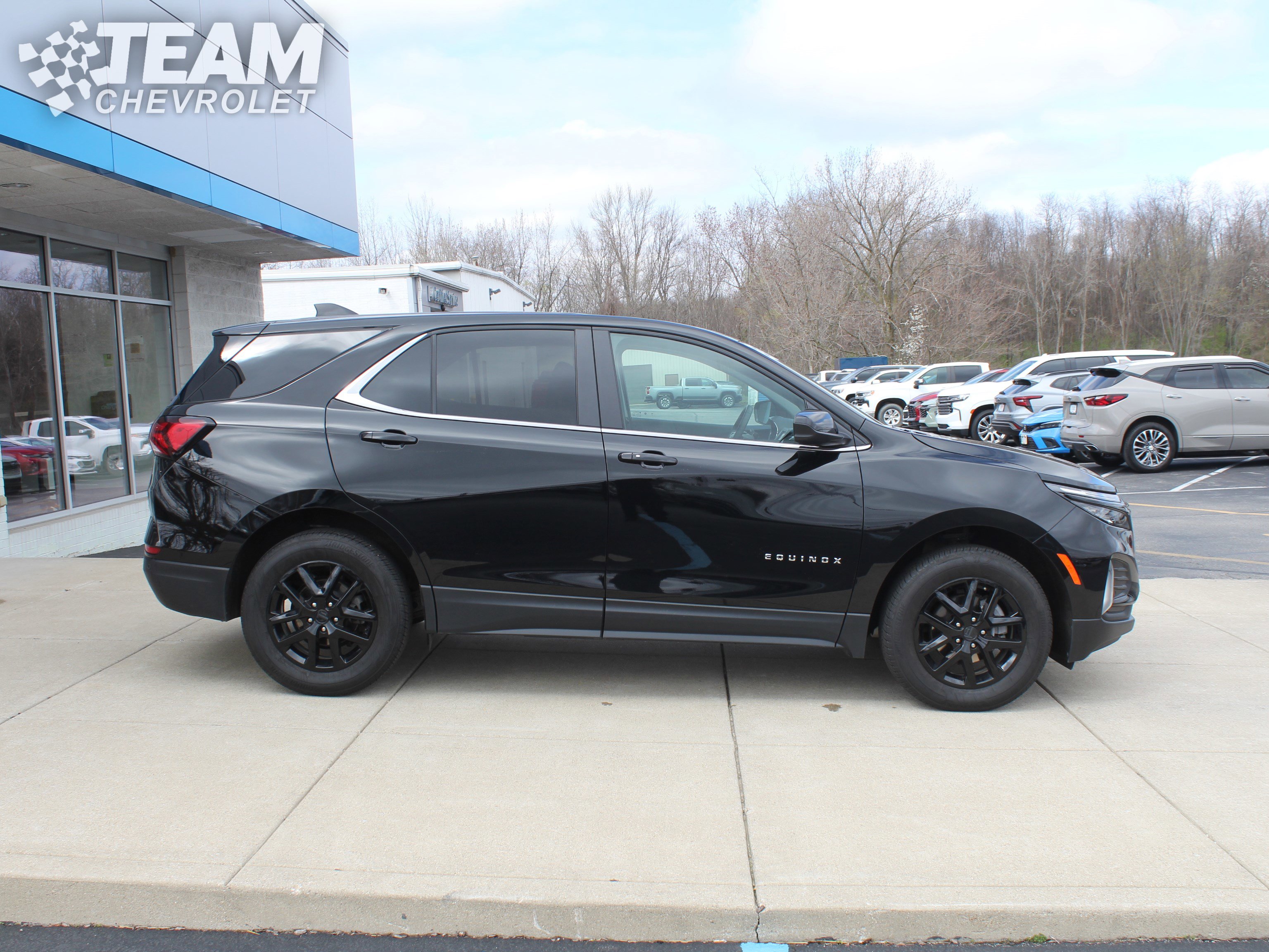 Used 2023 Chevrolet Equinox LT image 3