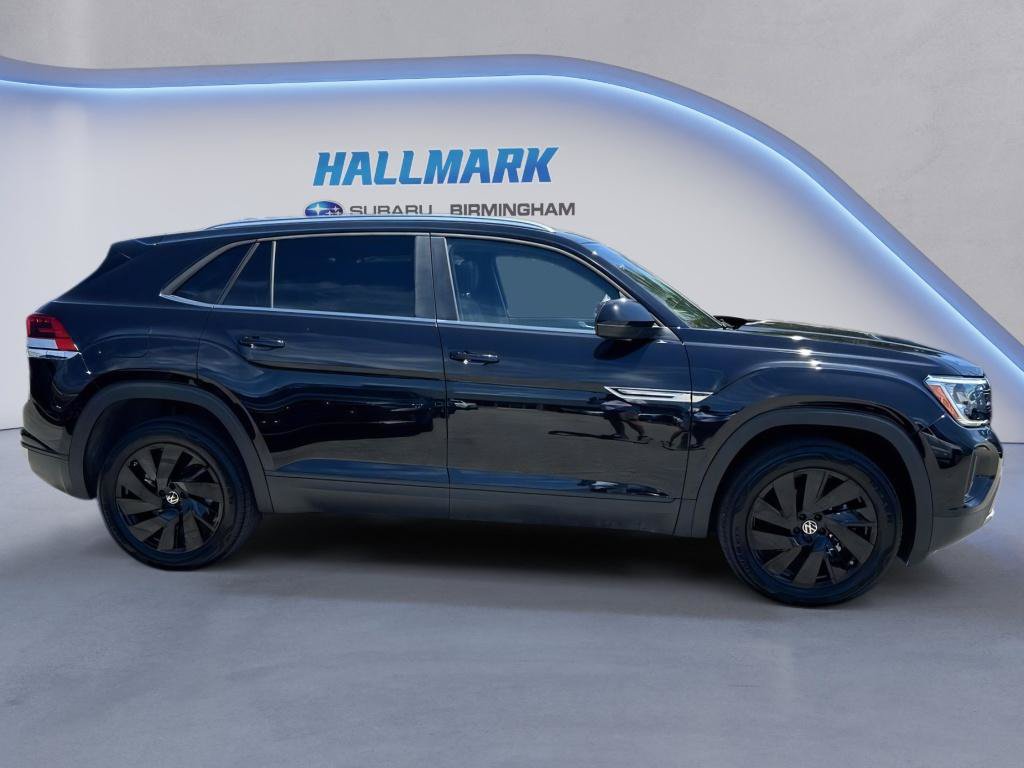 Used 2026 Volkswagen Atlas Cross Sport SE w/ Panoramic Sunroof Package AWD/4WD image 2