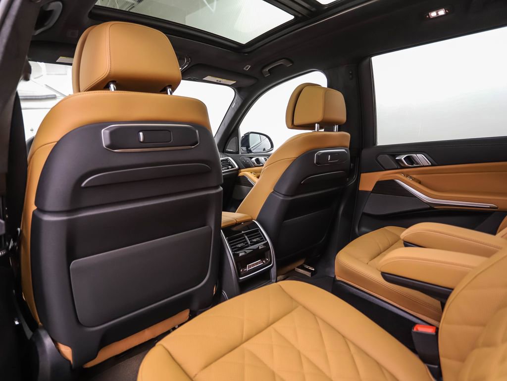 Used 2025 BMW X7 xDrive40i w/ Executive Package image 20