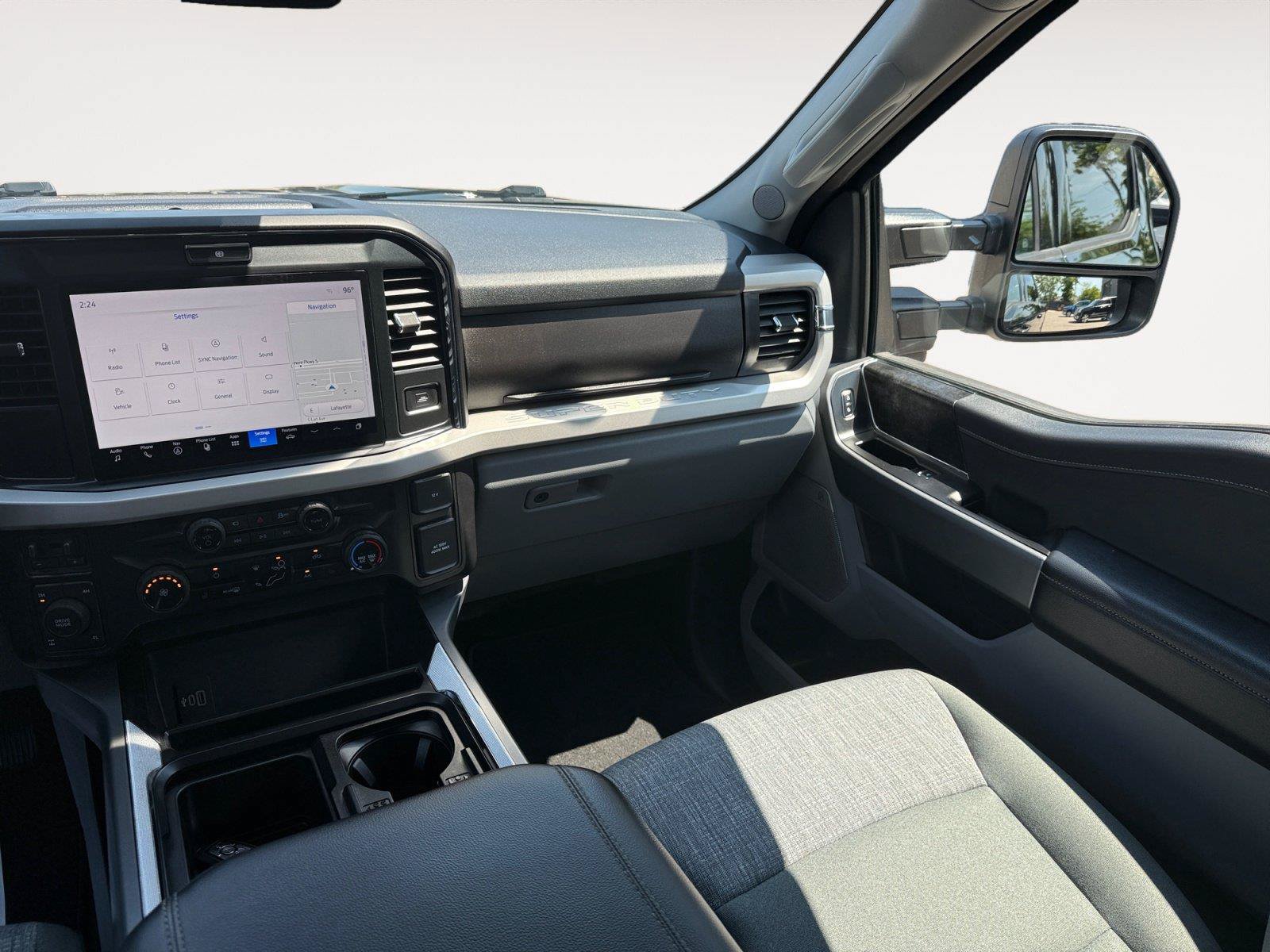 Used 2025 Ford F250 XLT w/ Black Appearance Package AWD/4WD image 12