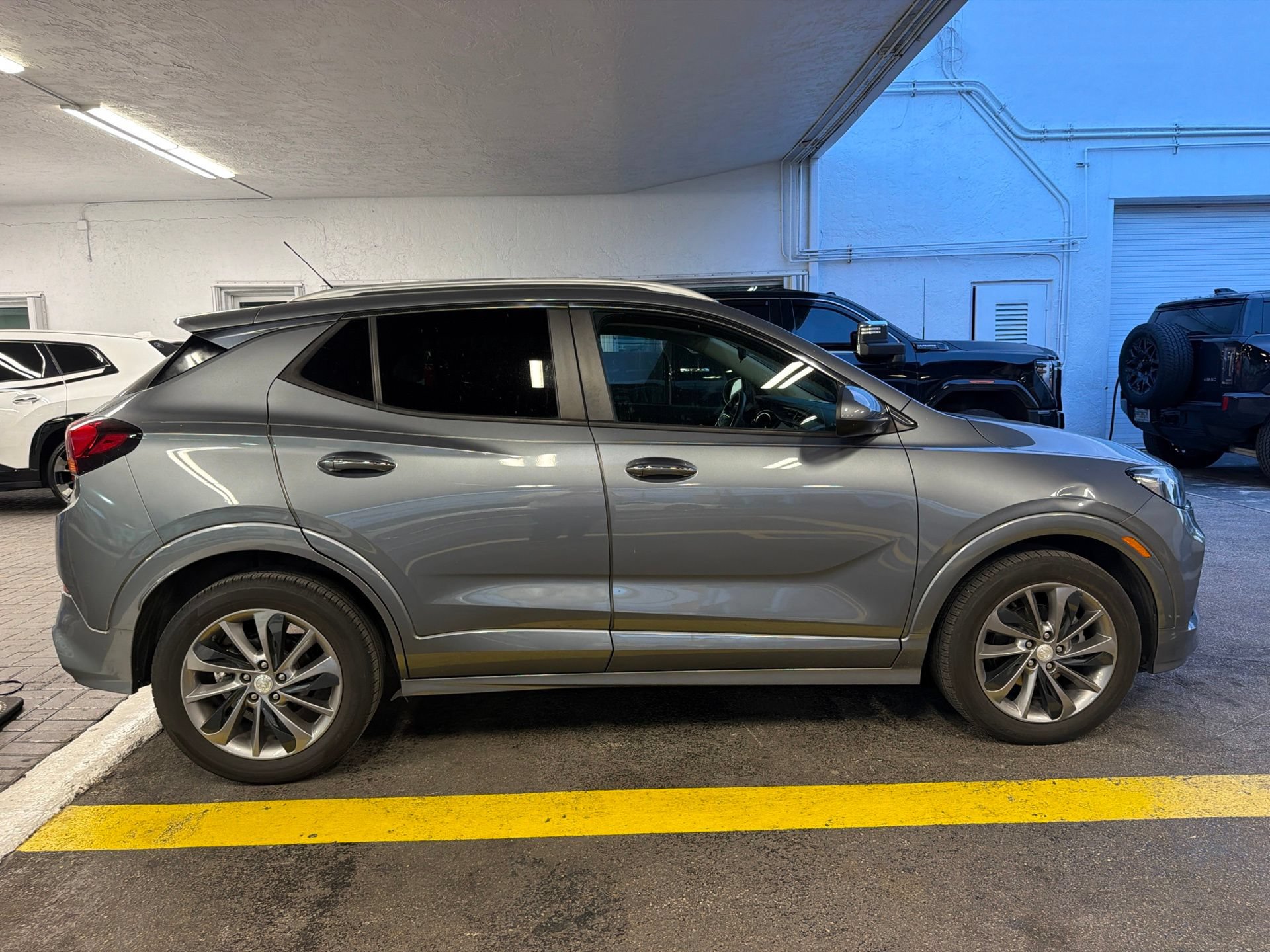 Used 2021 Buick Encore GX Preferred w/ Sport Touring Package FWD image 6