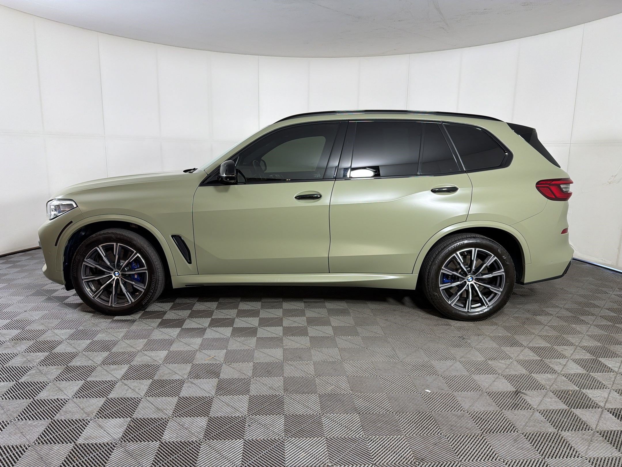 Used 2020 BMW X5 M50i w/ Executive Package AWD/4WD video 2